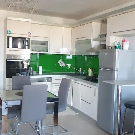 Apartament Maris *