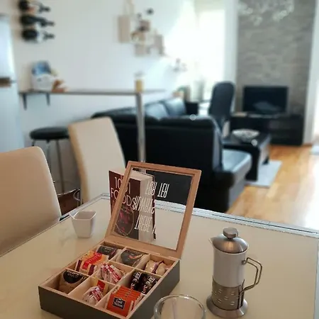 Maris Apartament *